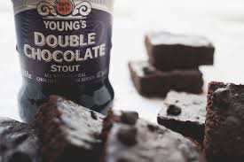 Cerveja Stout: os prazeres do café e do chocolate no seu copo
